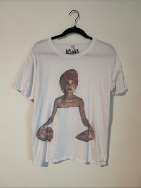 Sade Tee